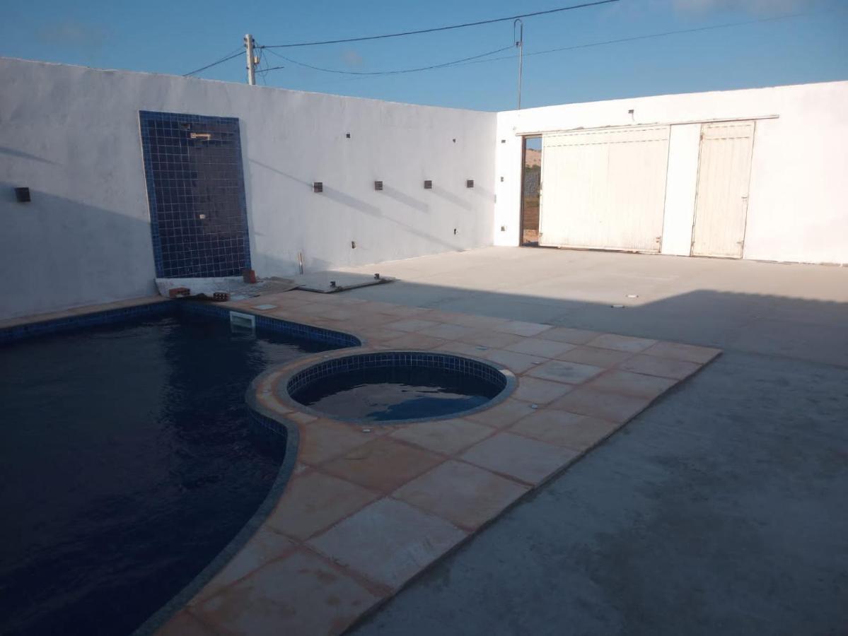 Casa Com Piscina, Hidromassagem E Churrasqueira. *