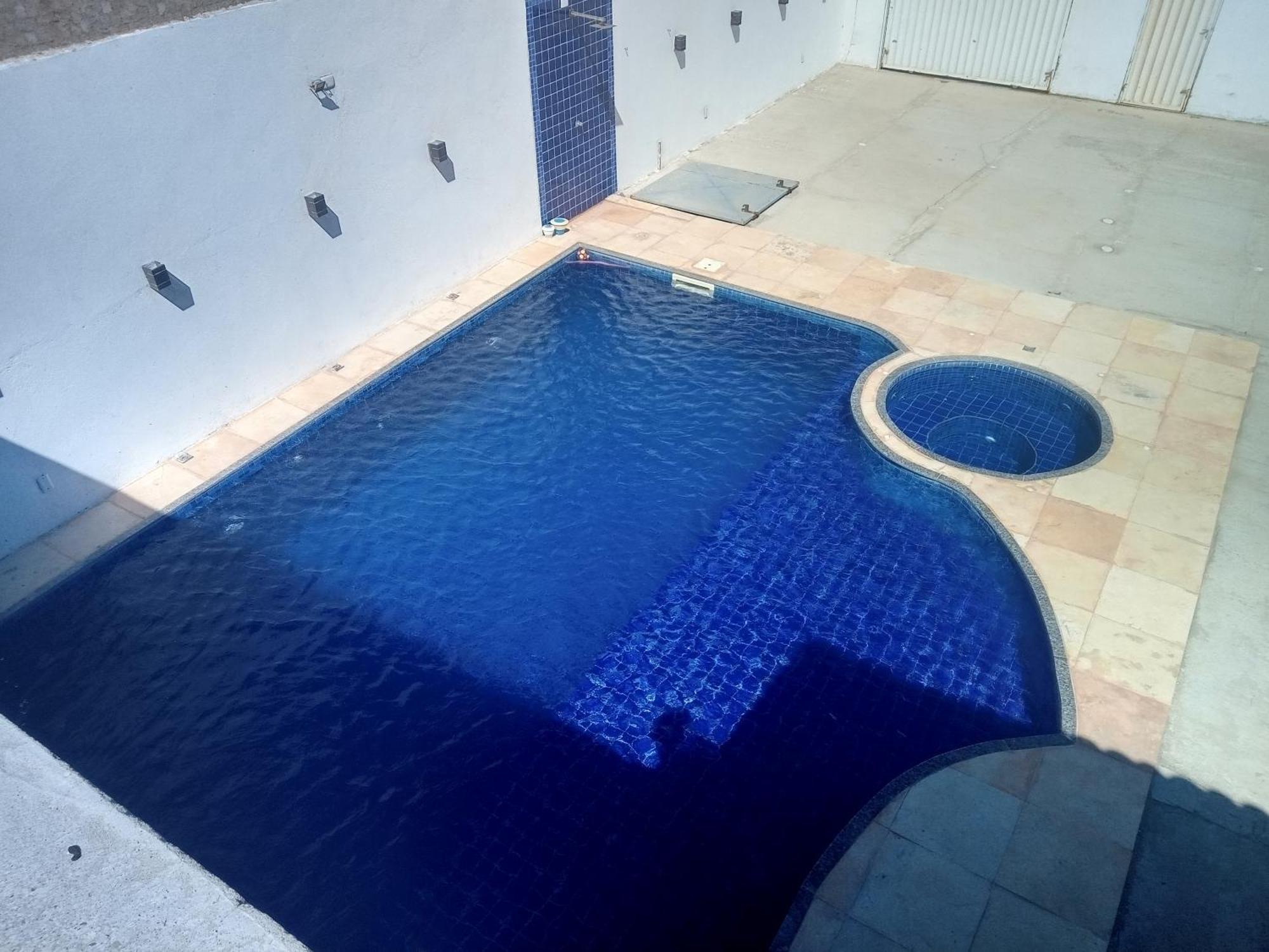 Casa Com Piscina, Hidromassagem E Churrasqueira. *